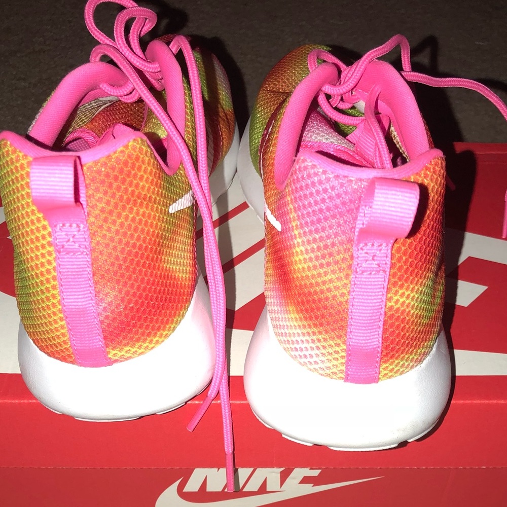 Nike Roshe - Picture 3 of 6
